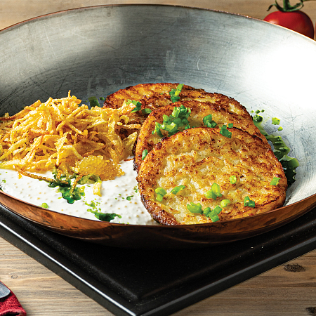 Хашбраун с щучьей икрой в сметане